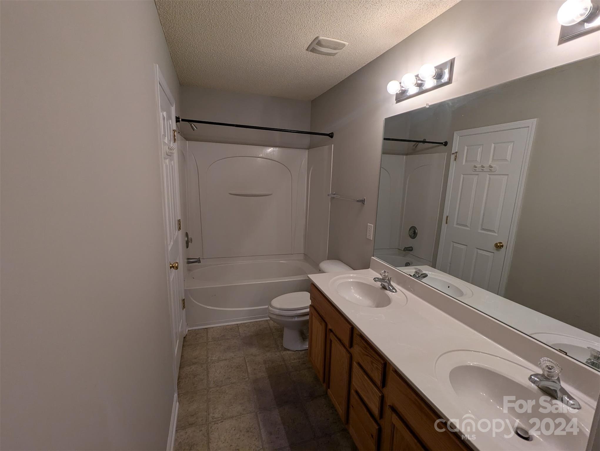 10568 Broken Branch Road Charlotte, NC 28213 - Photo 9 of 13 Gallery Image 9