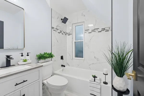 $439,900 | 5168 South Wabash Avenue, Chicago, IL 60615