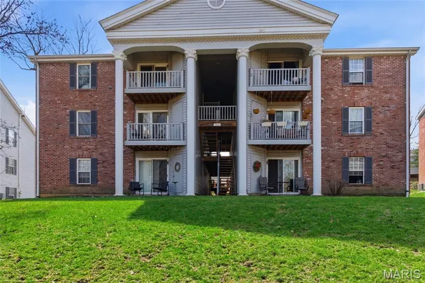 $155,000 | 7611 Triwoods Drive, Unit J, St. Louis, MO 63119