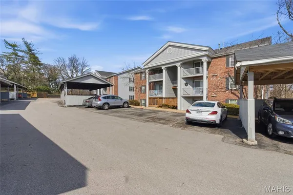 $155,000 | 7611 Triwoods Drive, Unit J, St. Louis, MO 63119