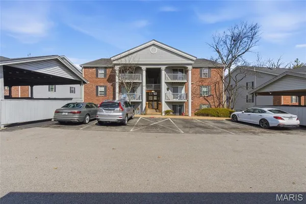 $155,000 | 7611 Triwoods Drive, Unit J, St. Louis, MO 63119