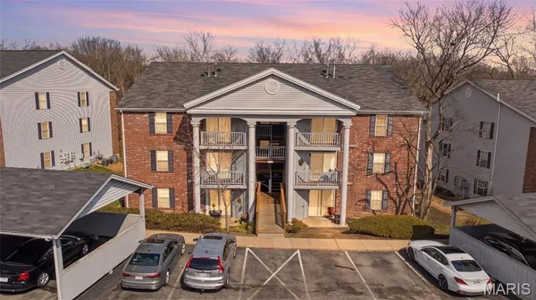 $155,000 | 7611 Triwoods Drive, Unit J, St. Louis, MO 63119