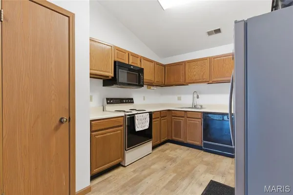 $155,000 | 7611 Triwoods Drive, Unit J, St. Louis, MO 63119