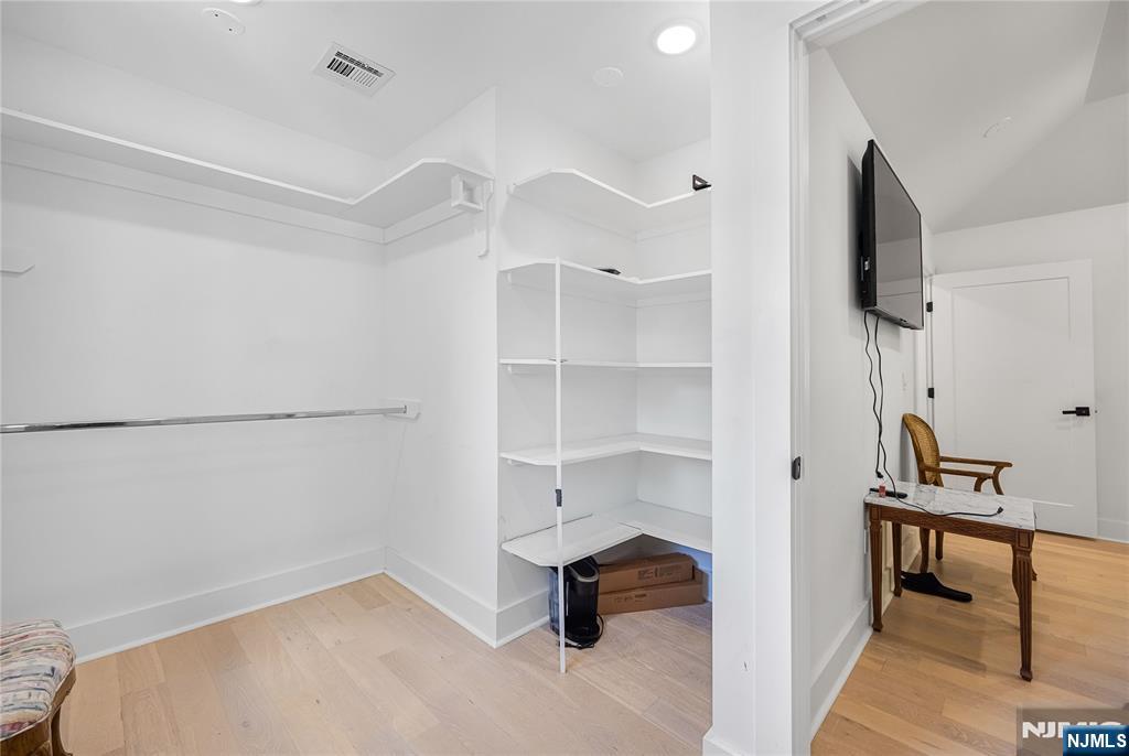 203 Queen Anne Road Bogota, NJ 07603 - Photo 20 of 29 Gallery Image 20