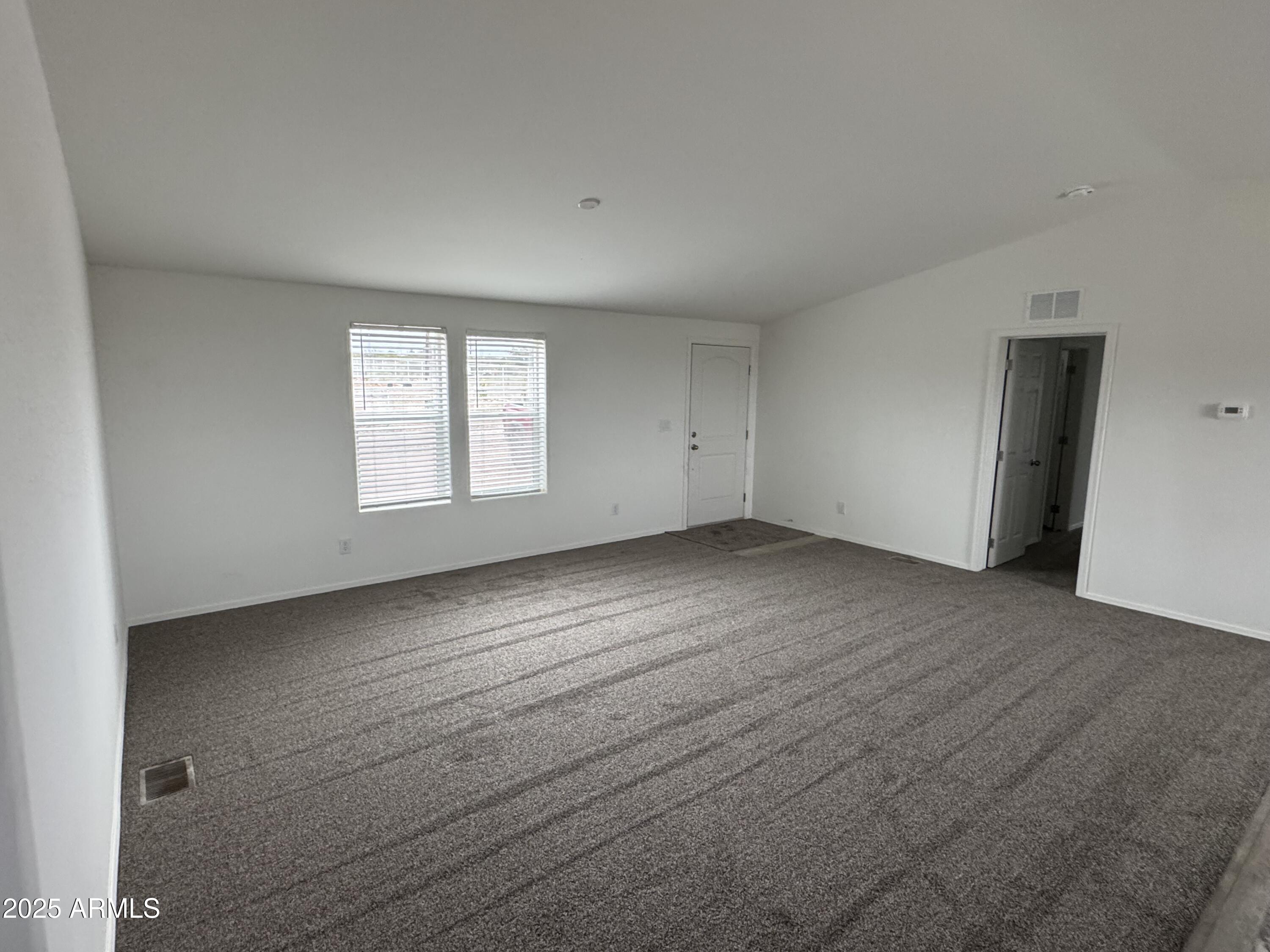 4992 East Goss Road Rimrock, AZ 86335 - Photo 4 of 12 Living room