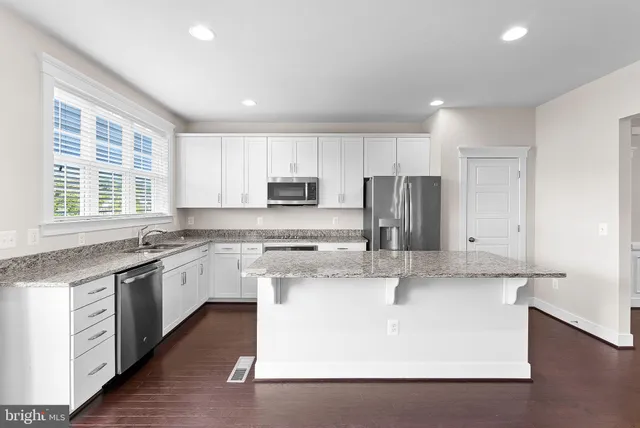 $2,900 | 207 Miles Hawk Terrace, Purcellville, VA 20132