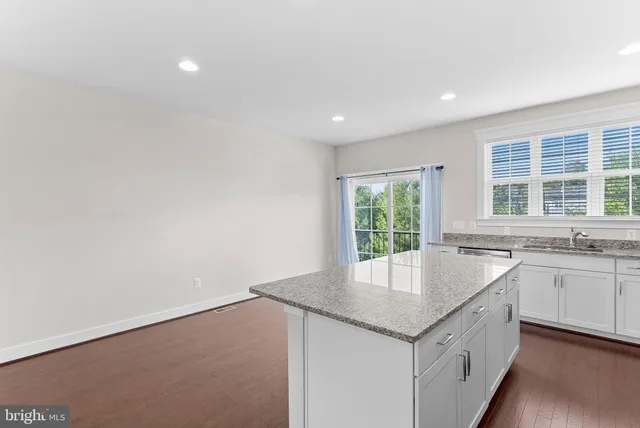 $2,900 | 207 Miles Hawk Terrace, Purcellville, VA 20132