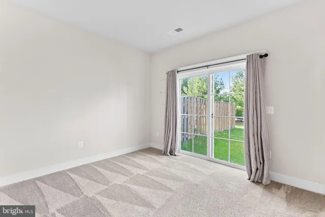 $2,900 | 207 Miles Hawk Terrace, Purcellville, VA 20132