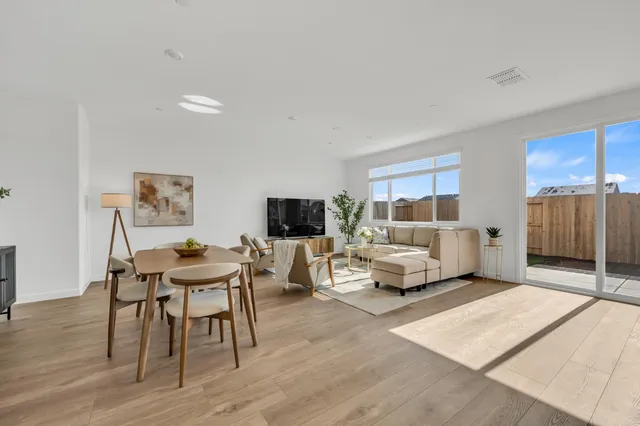 $670,000 | 8543 Anker Way, Elk Grove, CA 95757