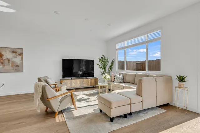 $670,000 | 8543 Anker Way, Elk Grove, CA 95757