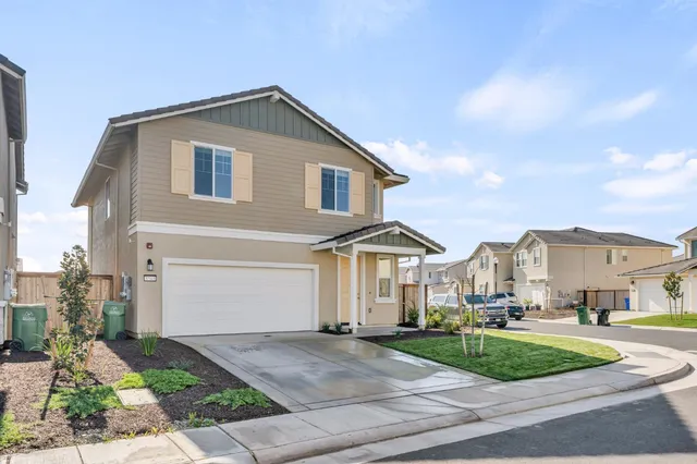 $670,000 | 8543 Anker Way, Elk Grove, CA 95757