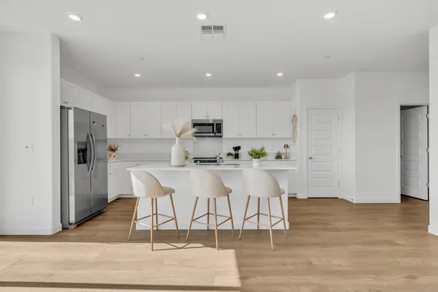 $670,000 | 8543 Anker Way, Elk Grove, CA 95757