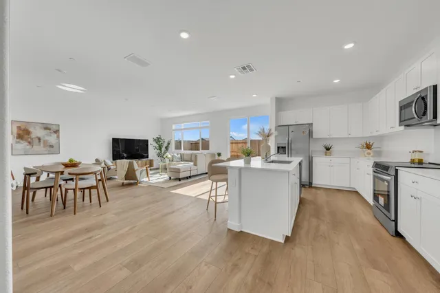 $670,000 | 8543 Anker Way, Elk Grove, CA 95757