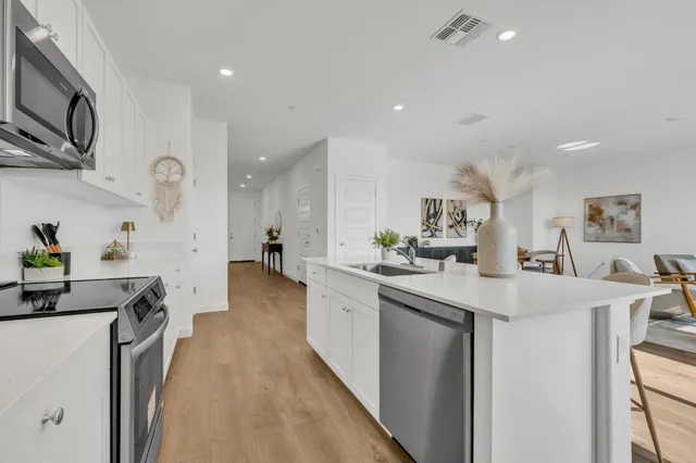 $670,000 | 8543 Anker Way, Elk Grove, CA 95757