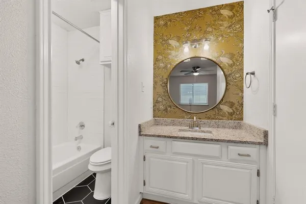 $1,850 | 1940 Abshire Lane, Dallas, TX 75228