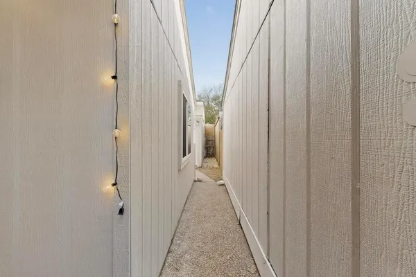 $1,850 | 1940 Abshire Lane, Dallas, TX 75228