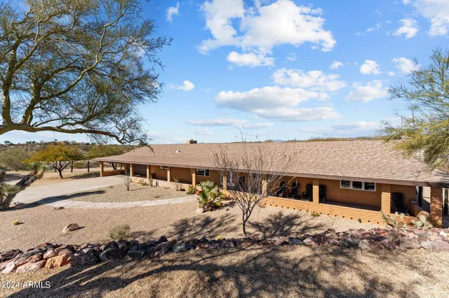 $2,100 | 1605 North Little Stonehedge Ranch Road, Wickenburg, AZ 85390