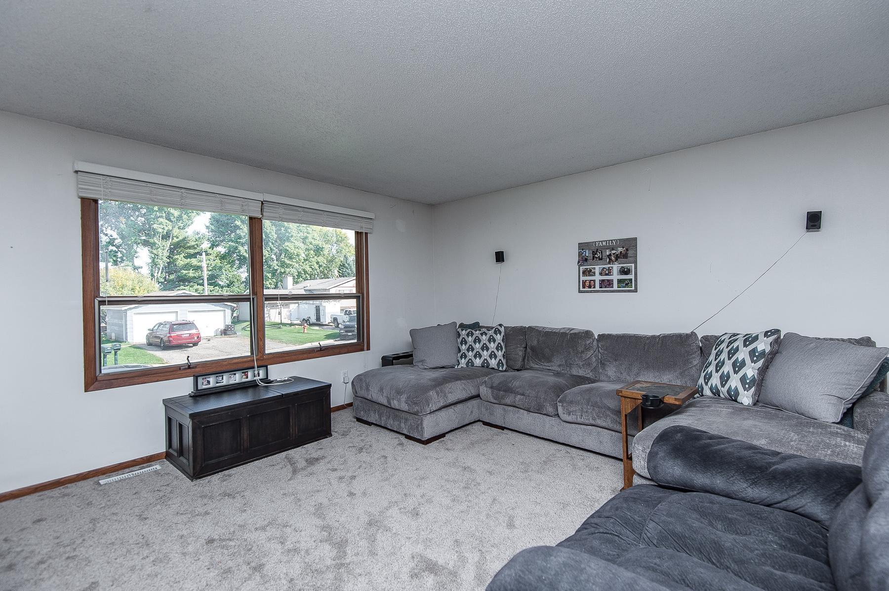 1732 30th Street Northwest Rochester, MN 55901 - Photo 3 of 30 Gallery Image 3