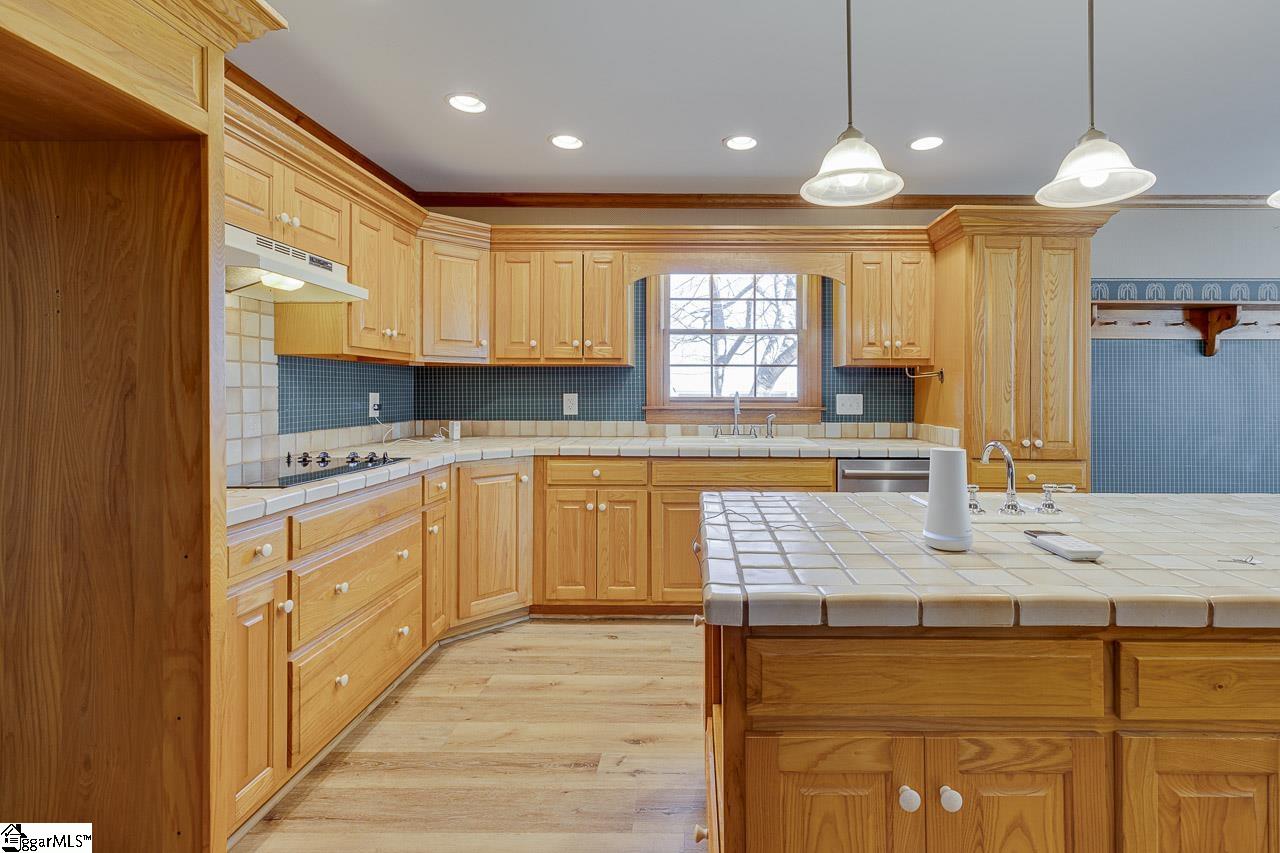 914 Taylor Road Greer, SC 29651 - Photo 13 of 50