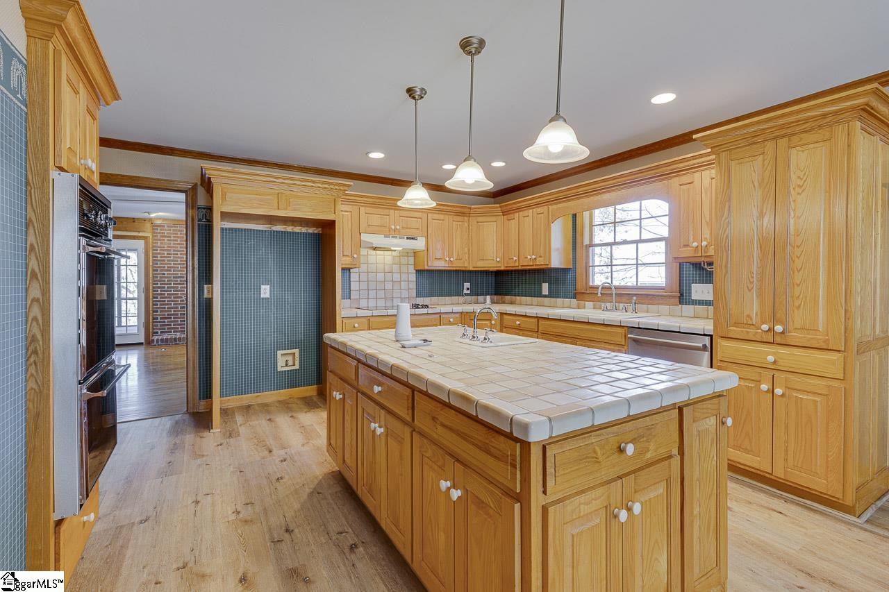 914 Taylor Road Greer, SC 29651 - Photo 14 of 50