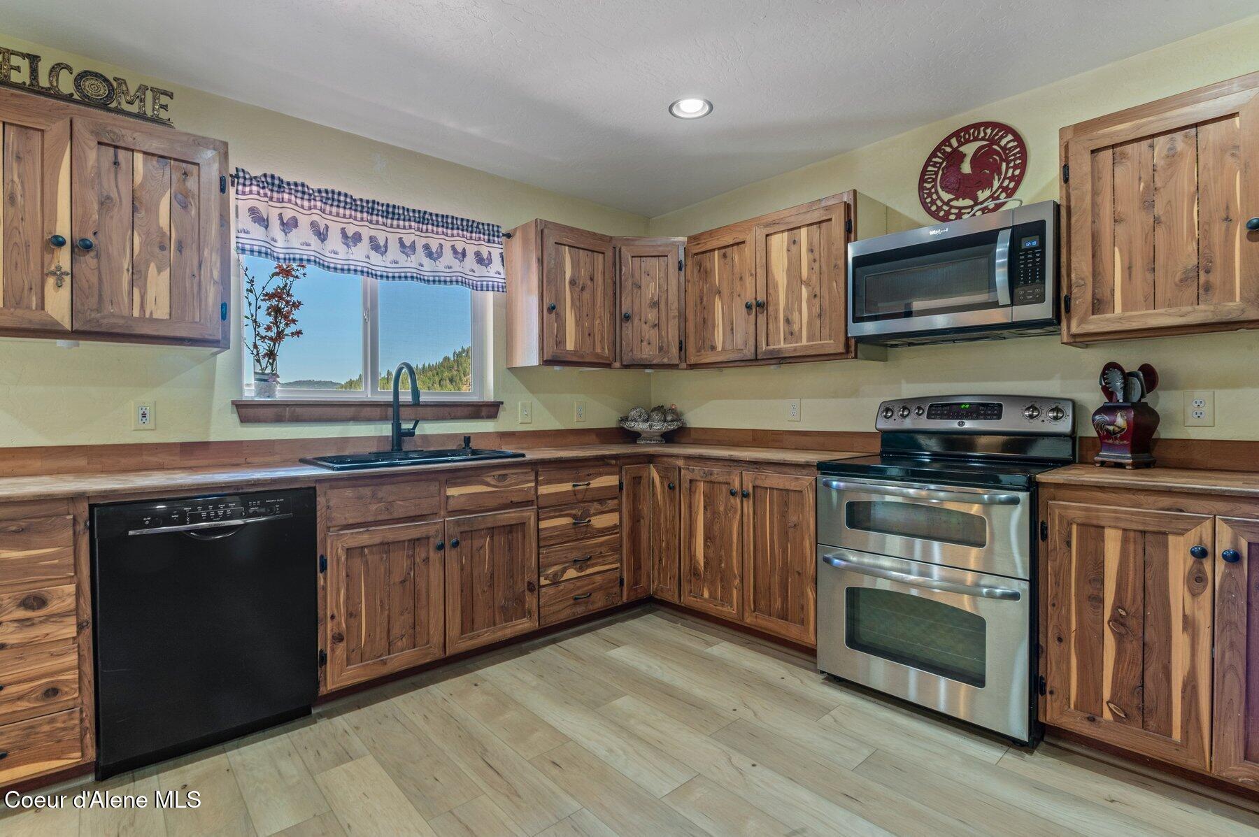 2902 Jewel Lake Road Sagle, ID 83860 - Photo 9 of 51 Chef Ready