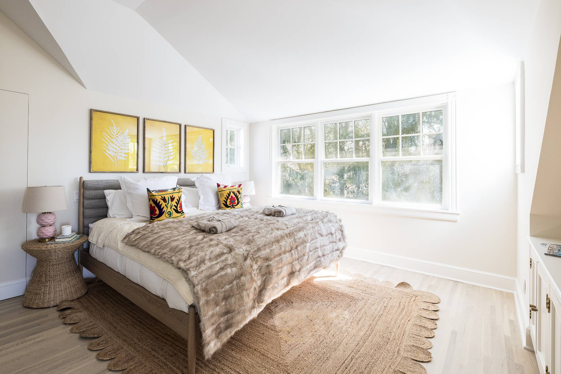 5 Mill Path Bridgehampton, NY 11963 - Photo 17 of 31 a bed sitting in a bedroom next to a window