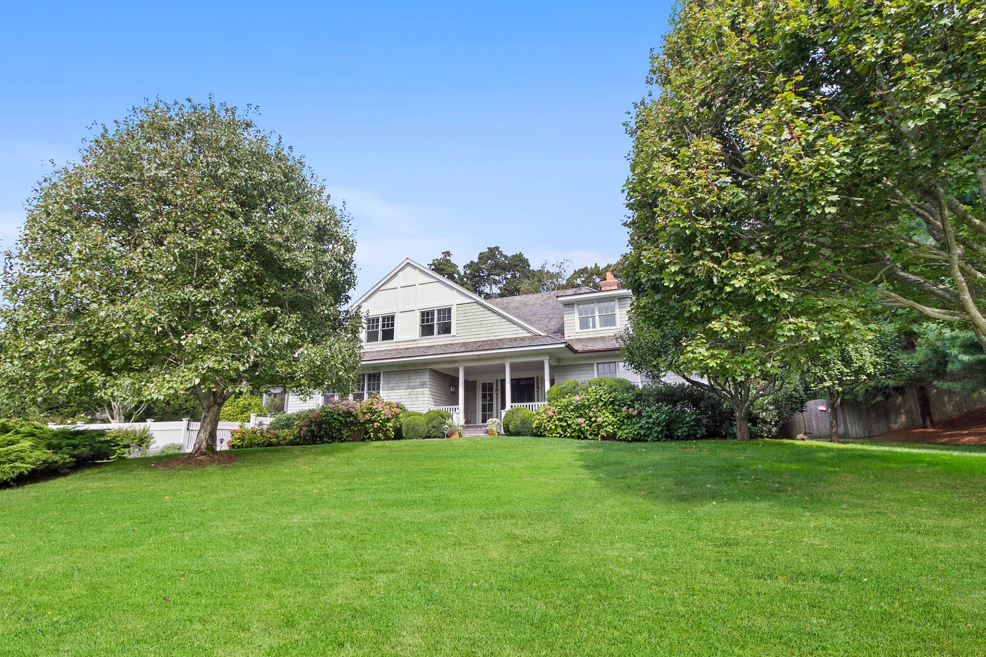 5 Mill Path Bridgehampton, NY 11963 - Photo 31 of 31 a front view of a house with a garden