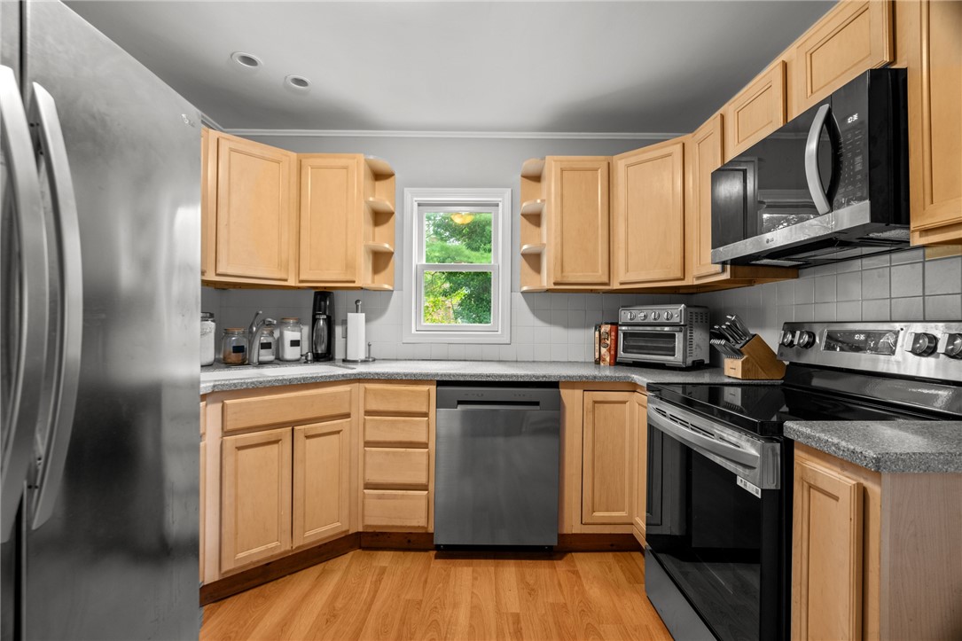 303 New Meadow Road Barrington, RI 02806 - Photo 11 of 49