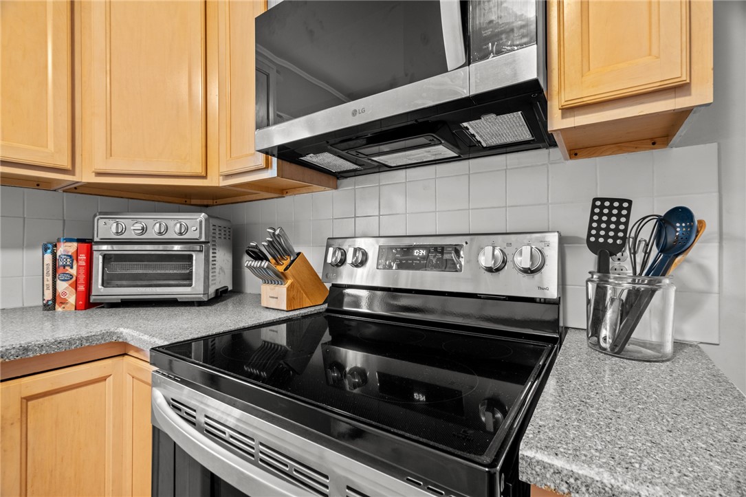 303 New Meadow Road Barrington, RI 02806 - Photo 15 of 49