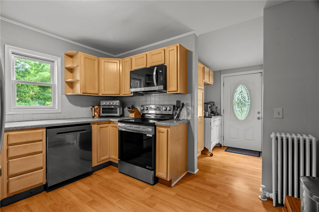 303 New Meadow Road Barrington, RI 02806 - Photo 16 of 49