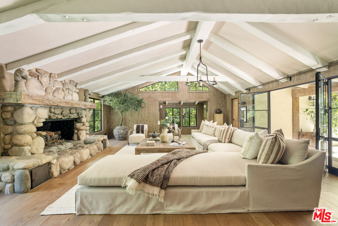 3099 Mandeville Canyon Road Los Angeles, CA 90049 - Photo 30 of 59