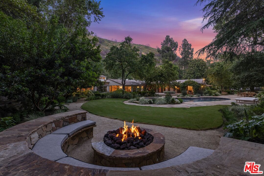 3099 Mandeville Canyon Road Los Angeles, CA 90049 - Photo 4 of 59