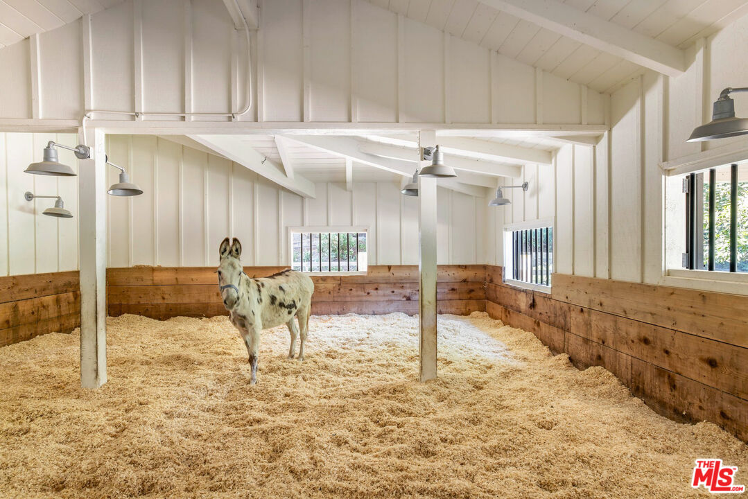 3099 Mandeville Canyon Road Los Angeles, CA 90049 - Photo 56 of 59