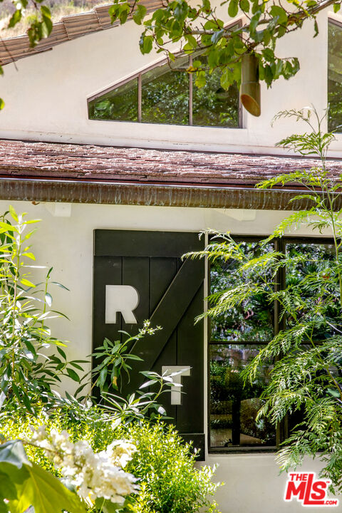 3099 Mandeville Canyon Road Los Angeles, CA 90049 - Photo 57 of 59