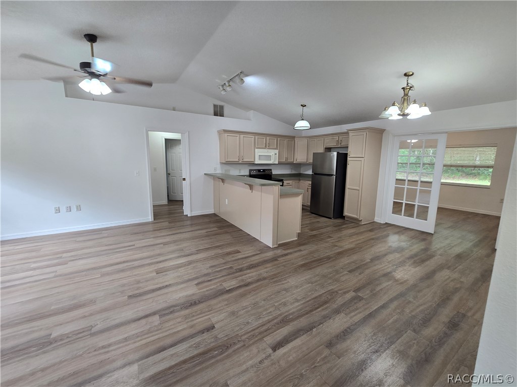 292 North Fitzpatrick Avenue Inverness, FL 34453 - Photo 2 of 24