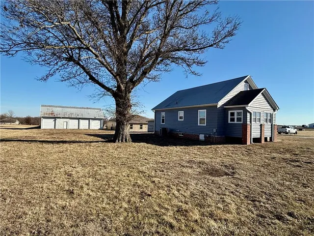 $245,000 | 3601 Highway 13, Higginsville, MO 64037