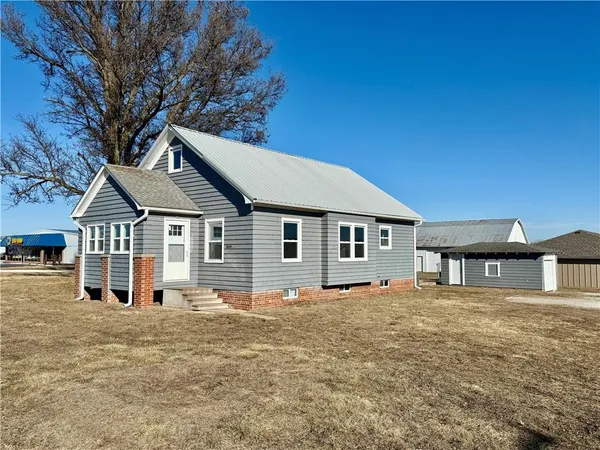 $245,000 | 3601 Highway 13, Higginsville, MO 64037