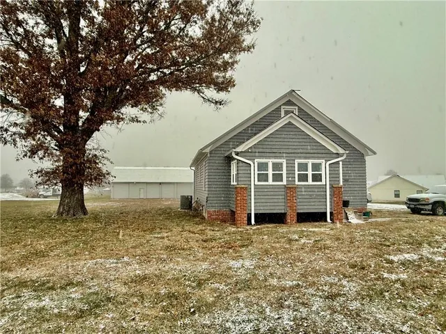 $245,000 | 3601 Highway 13, Higginsville, MO 64037