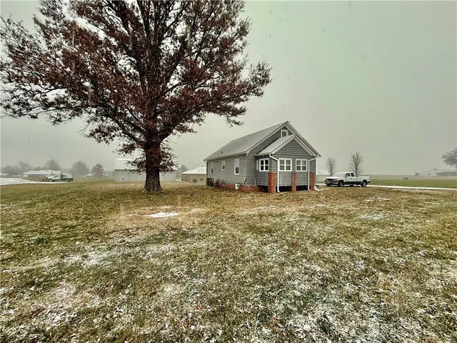$245,000 | 3601 Highway 13, Higginsville, MO 64037