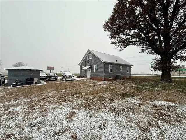 $245,000 | 3601 Highway 13, Higginsville, MO 64037