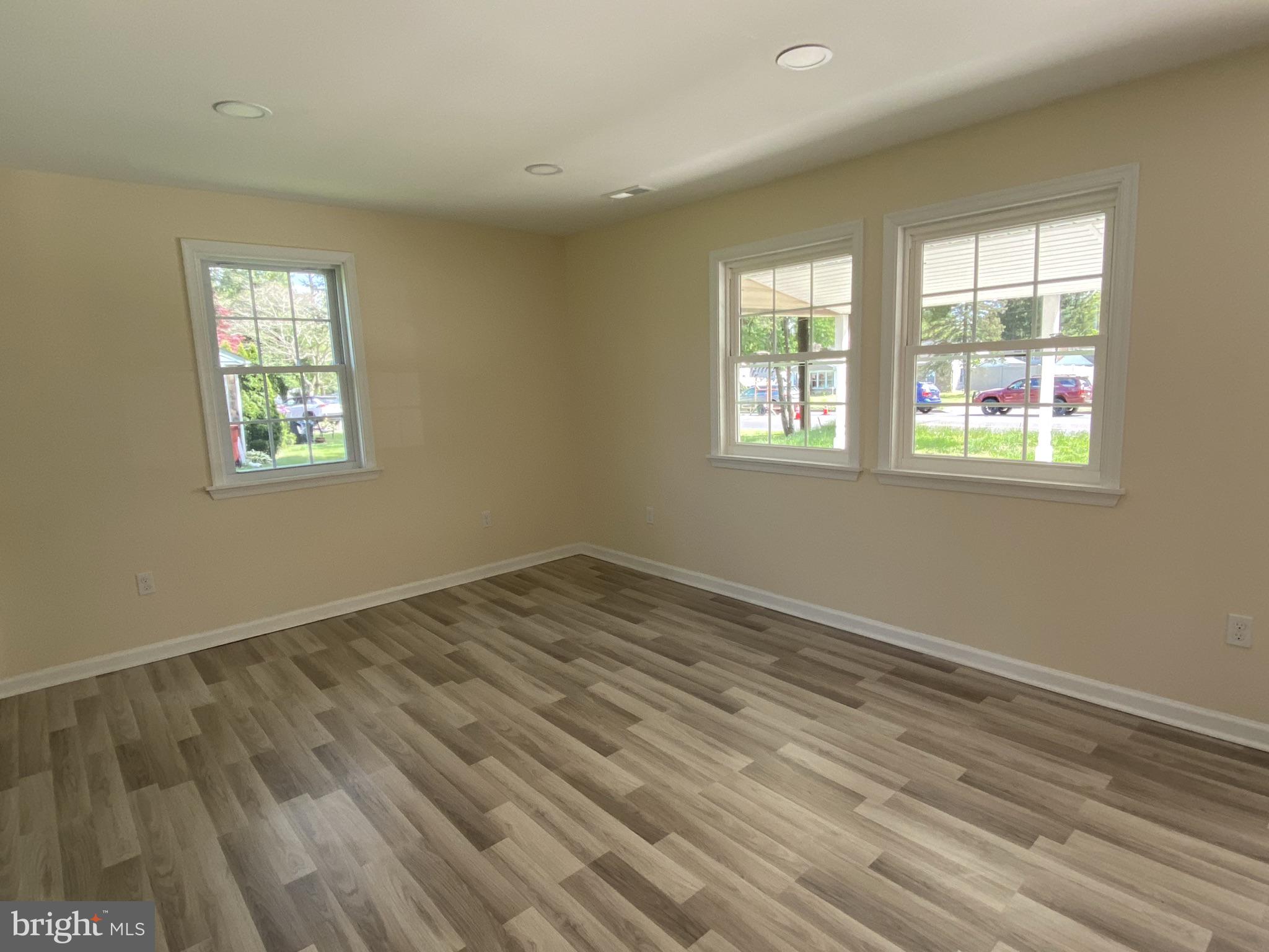 1279 West County Line Road Warminster, PA 18974 - Photo 3 of 21