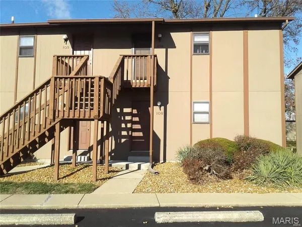 $850 | 111 Ashley Drive, Fairview Heights, IL 62208
