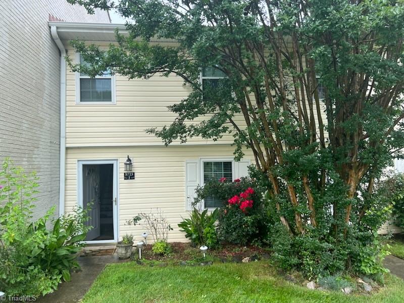 5723 Bramblegate Road, Unit J Greensboro, NC 27409 - Photo 1 of 10 Gallery Image 1