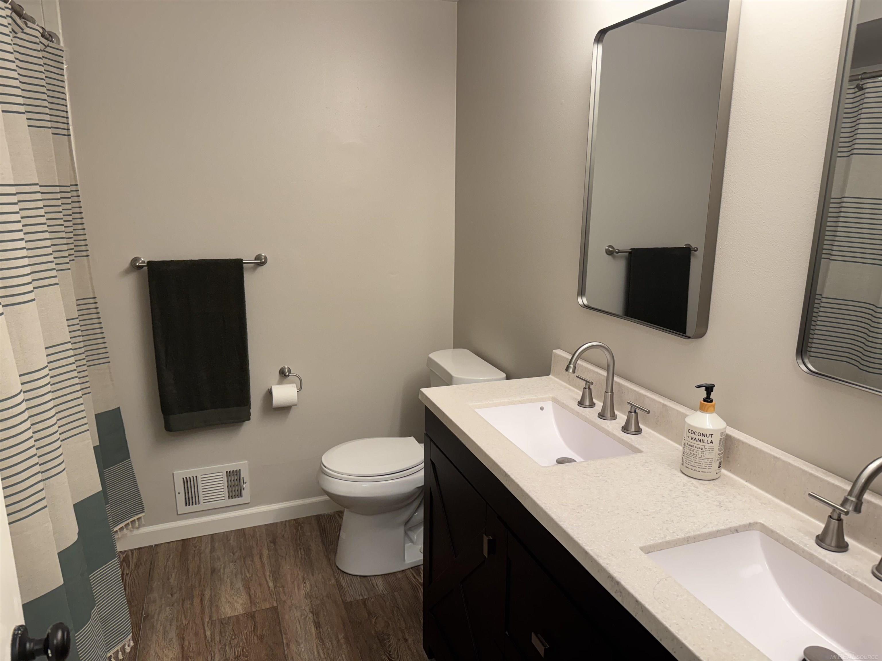 2405 Granger Road Ortonville, MI 48462 - Photo 13 of 28 Update full bath