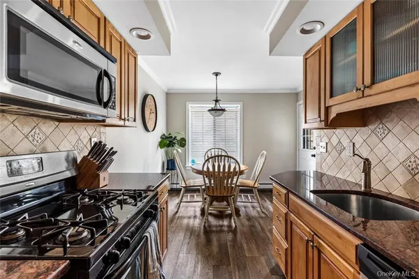 $2,950 | 39 Foxwood Circle, Mount Kisco, NY 10549