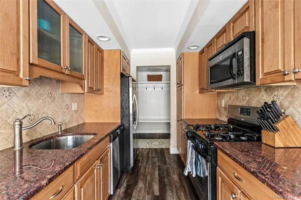 $2,950 | 39 Foxwood Circle, Mount Kisco, NY 10549
