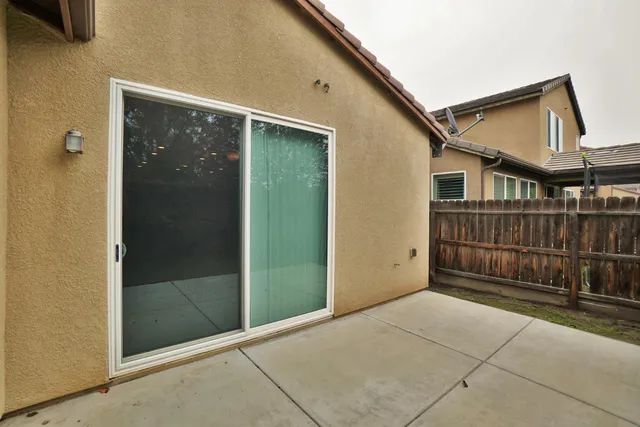 $392,500 | 1795 West Van Gogh, Hanford, CA 93230