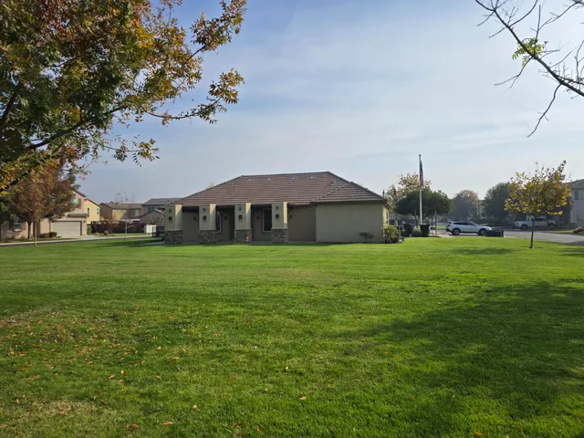 $392,500 | 1795 West Van Gogh, Hanford, CA 93230