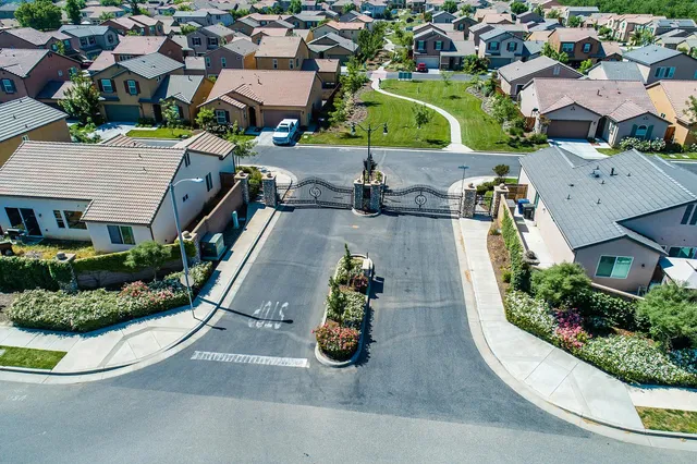 $392,500 | 1795 West Van Gogh, Hanford, CA 93230