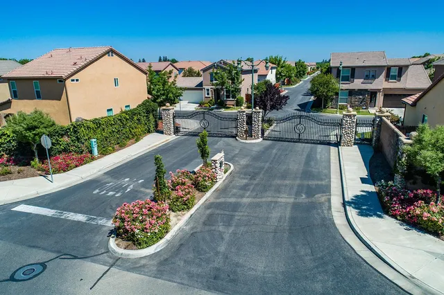 $392,500 | 1795 West Van Gogh, Hanford, CA 93230